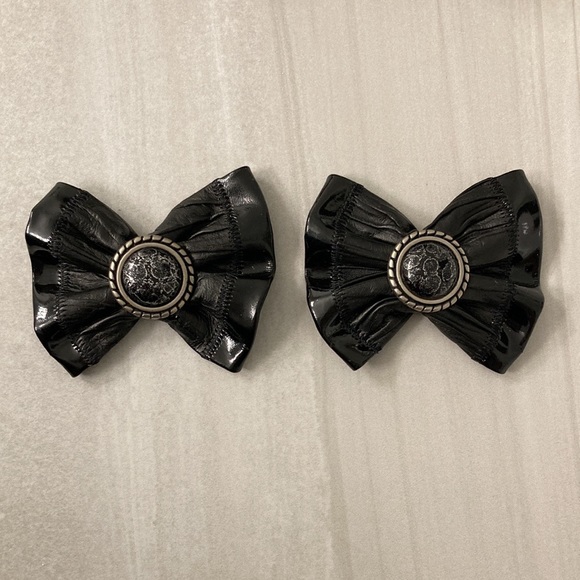 5/$100 🎀 Shoe bows - Picture 3 of 3